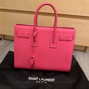 Yves Saint Laurent  CLASSIC SAC DE JOUR hand bag